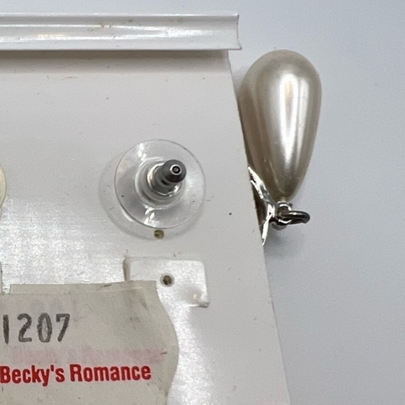 RHINESTONE and Faux Pearl Special Occassion Earrings - Picture 2 of 2